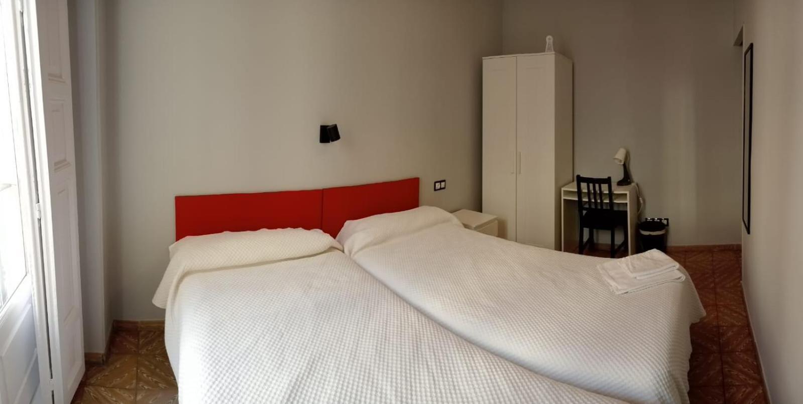 Hostal Yolanda Madrid Exterior foto