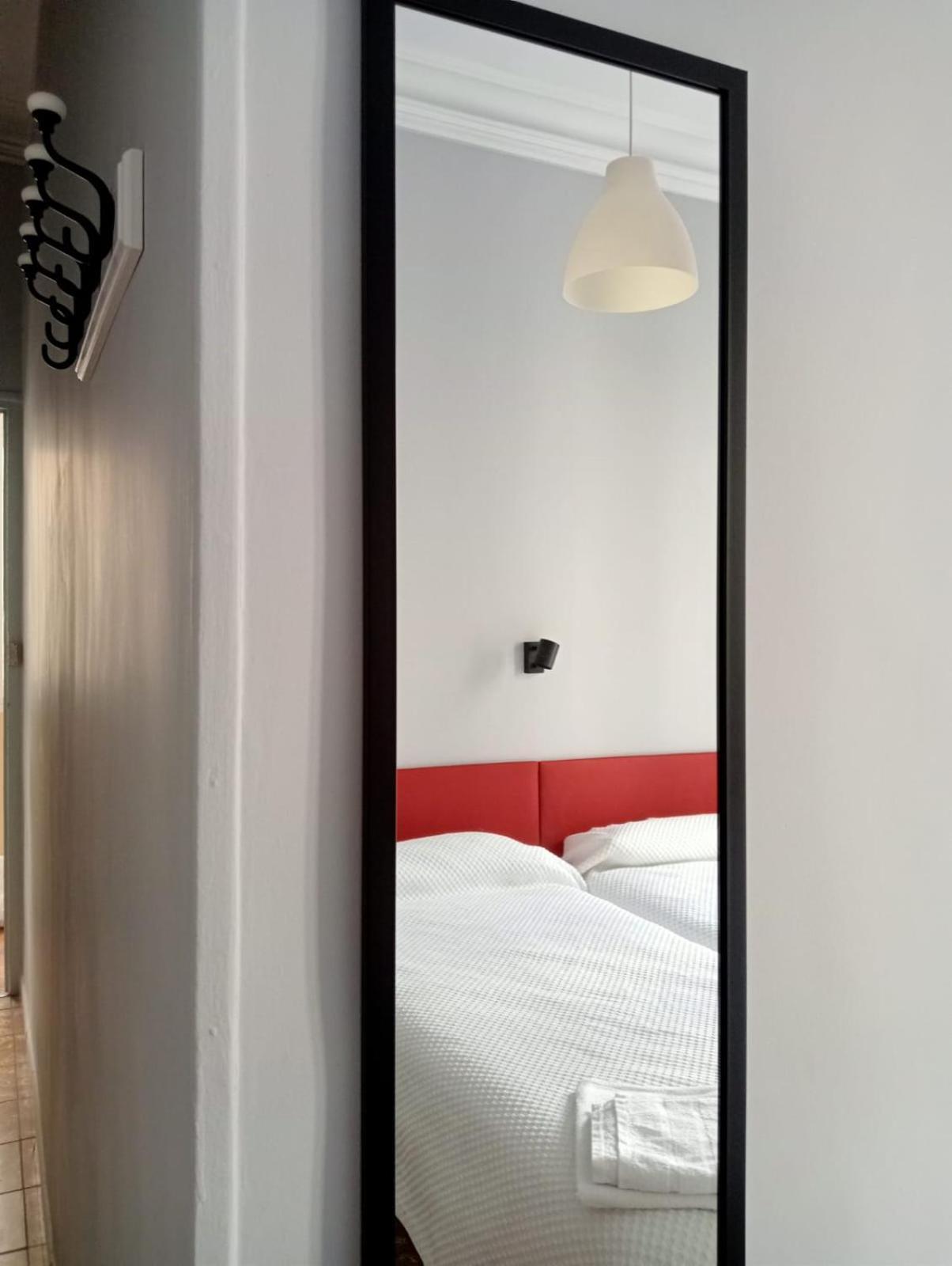 Hostal Yolanda Madrid Exterior foto